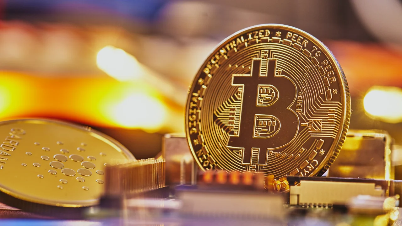وسائل الإعلام دليل استثمار العملات الرقمية للتنقل العالمي 2025